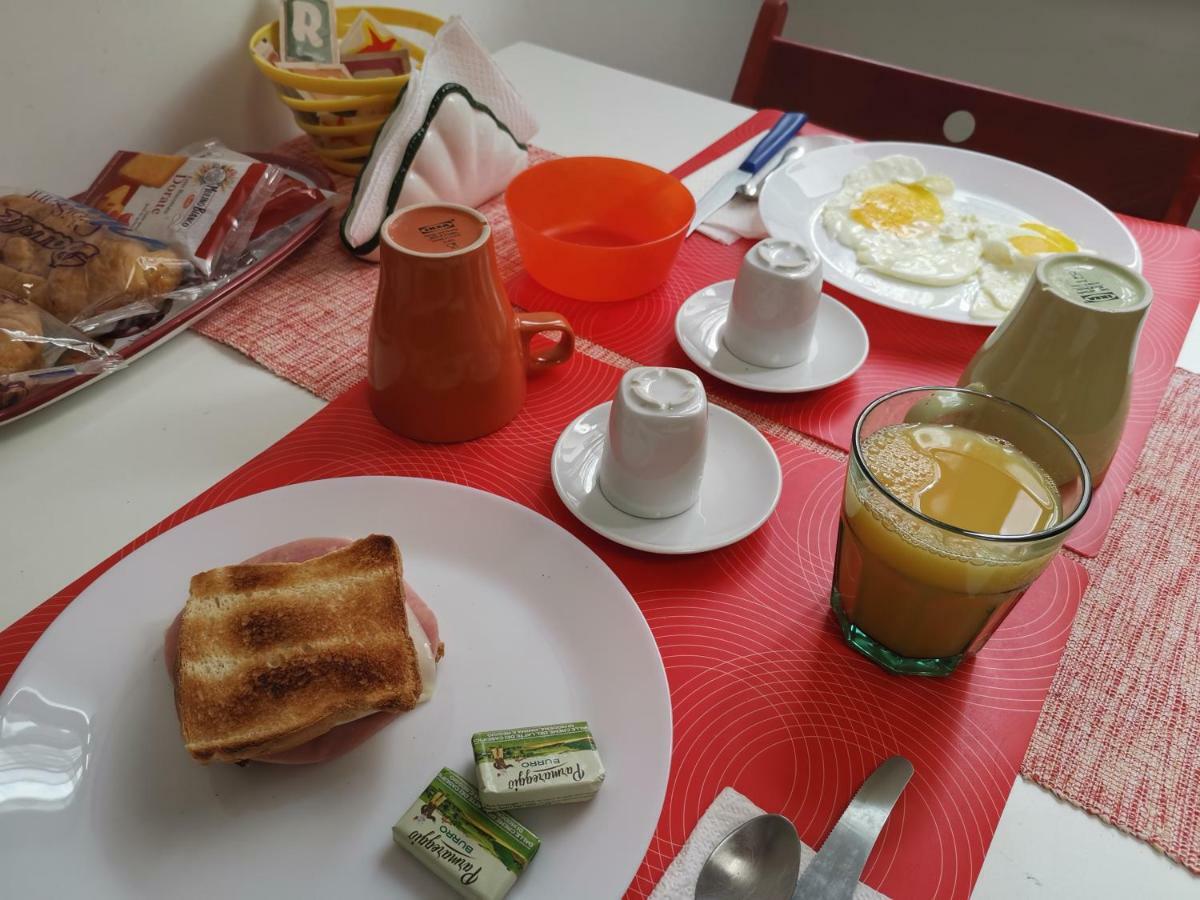 Bed & Breakfast 103 *
